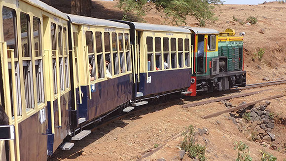 Viajes India, trenes panorámicos imperdibles: Viaje en tren a Matheran
